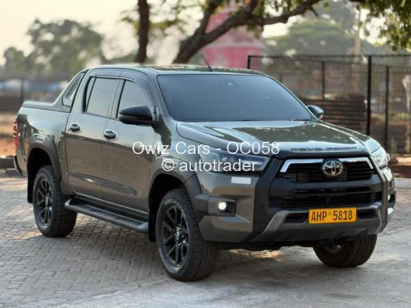 2021 - Toyota  Hilux