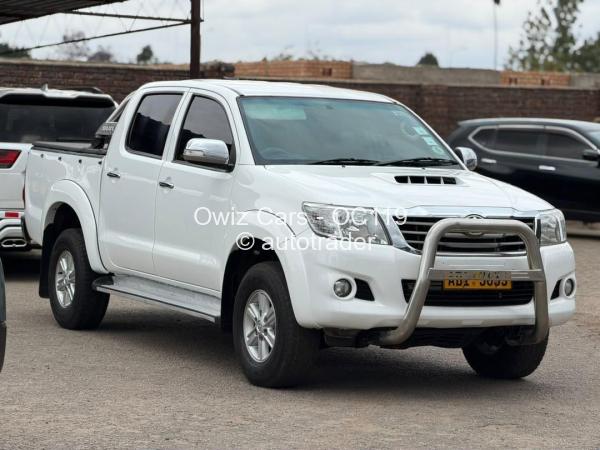 2015 - Toyota  Hilux