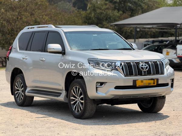 2022 - Toyota  Land Cruiser Prado