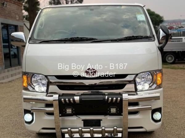 2017 - Toyota  Hiace