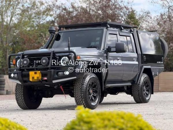 2020 - Toyota  Land Cruiser