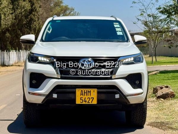 2022 - Toyota  Fortuner