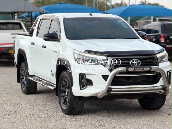 2018 - Toyota  Hilux