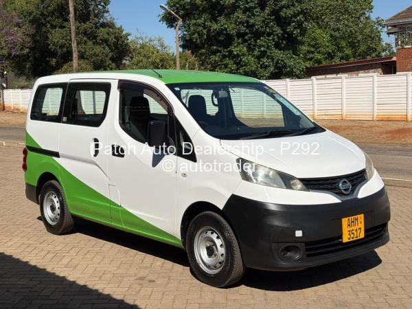 2017 - Nissan  NV200