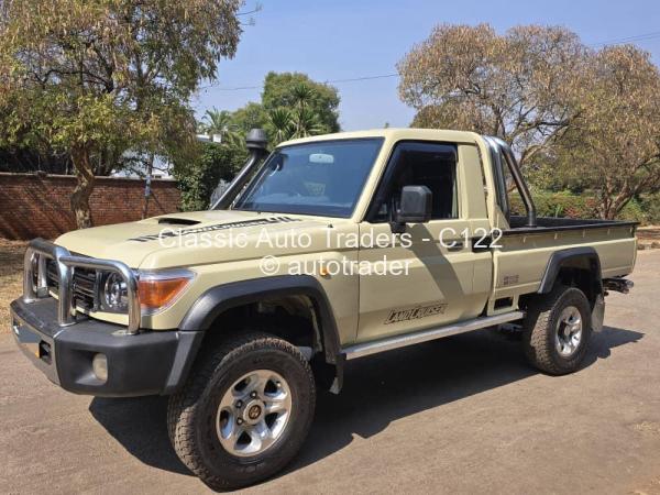 2016 - Toyota  Land Cruiser 79