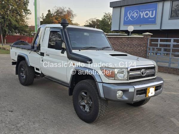2016 - Toyota  Land Cruiser 79