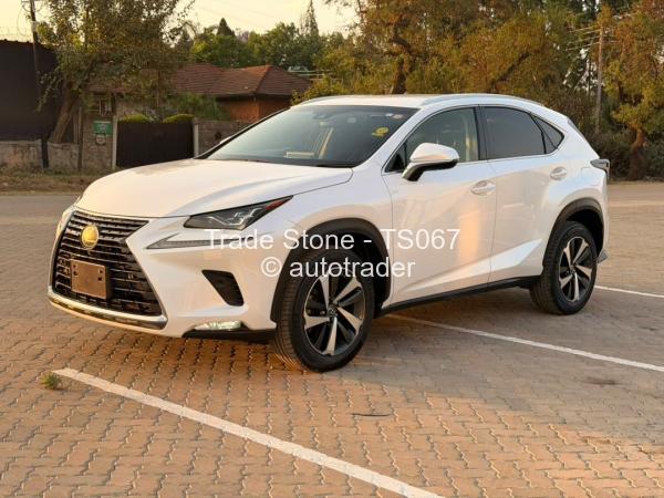 2017 - Lexus  LX