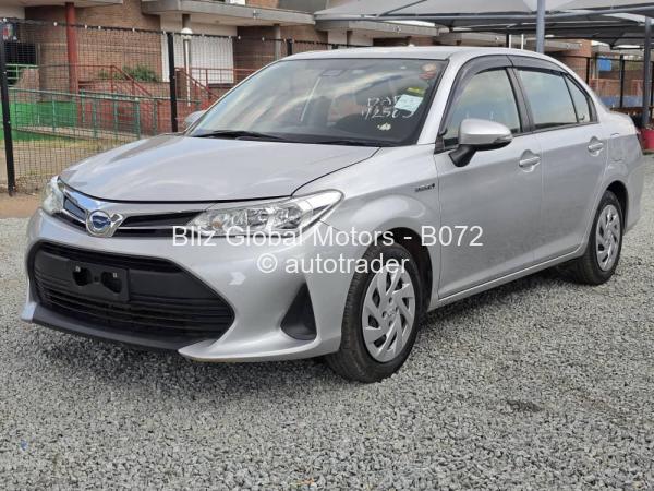2017 - Toyota  Axio