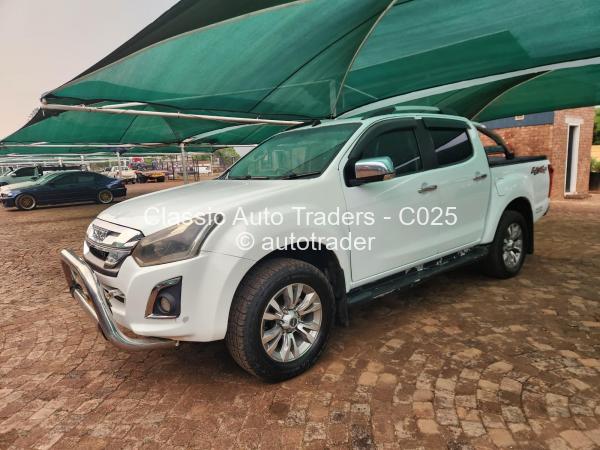2017 - Isuzu  KB300