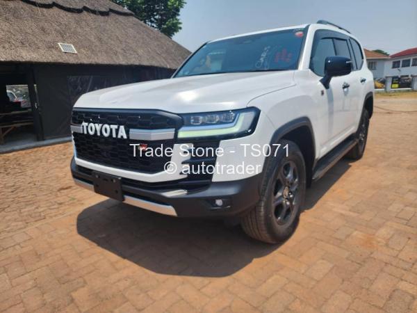 2025 - Toyota  Land Cruiser 300