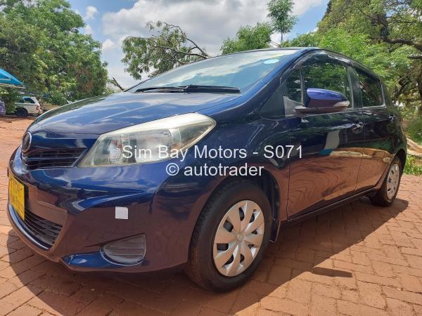 2013 - Toyota  Vitz