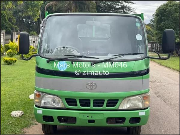 2004 Toyota  Dyna 150