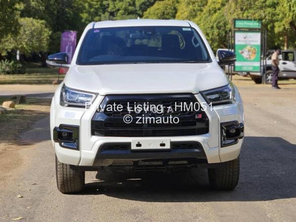 2023 - Toyota  Hilux