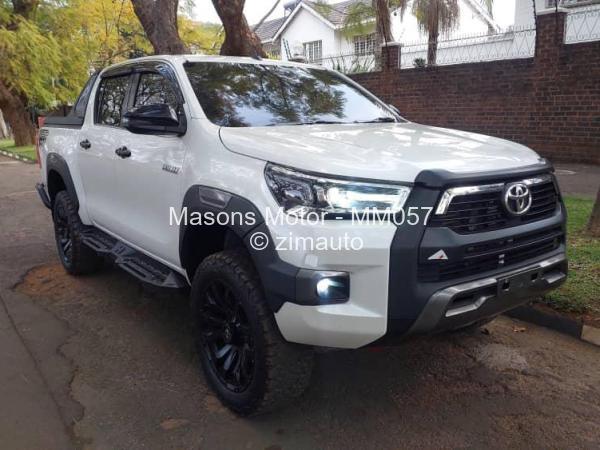 2021 - Toyota  Hilux