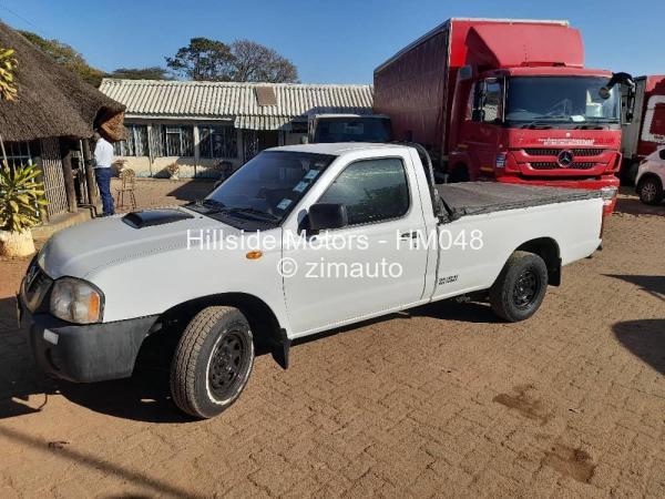 2013 Nissan  NP300 Hardbody