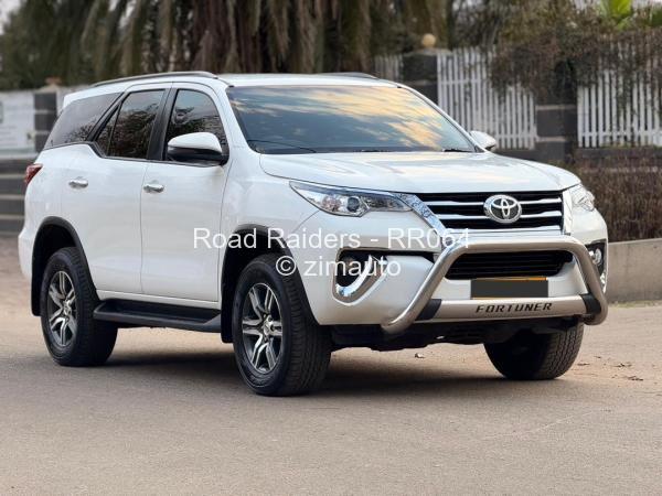 2020 - Toyota  Fortuner