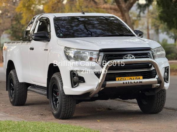 2019 - Toyota  Hilux