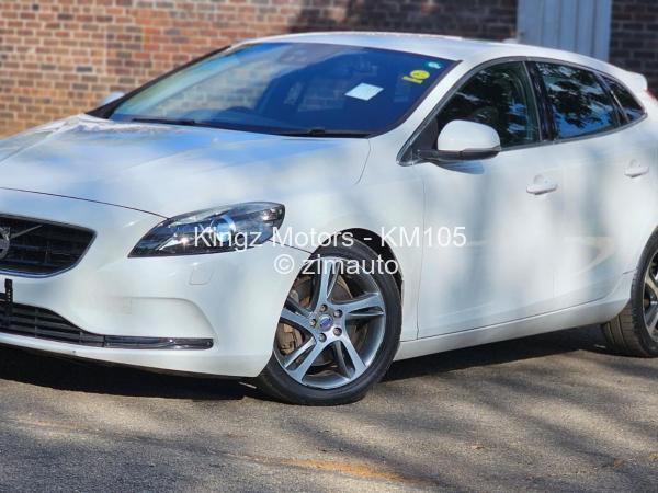 2016 - Volvo  V40