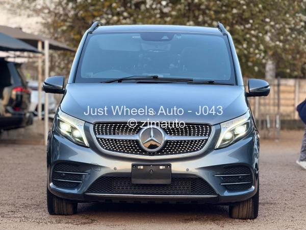 2022 - Mercedes Benz V-Class