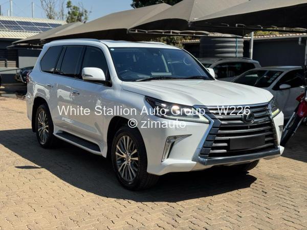 2018 - Lexus  LX