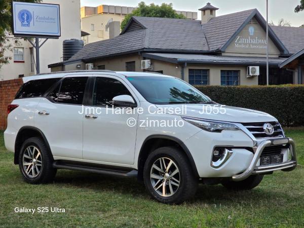 2019 - Toyota  Fortuner