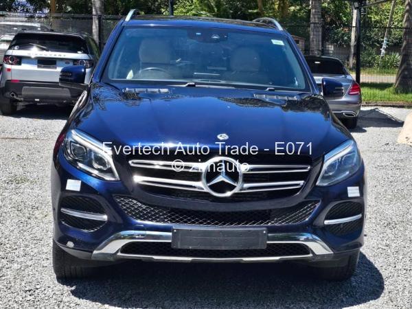 2017 - Mercedes Benz GLE