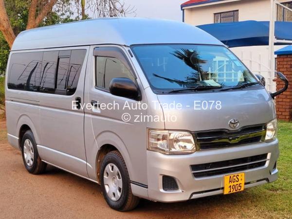 2014 Toyota  Quantum Mini