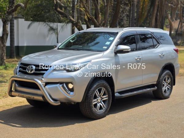 2017 Toyota  Fortuner