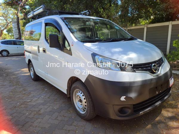 2017 Nissan  NV200