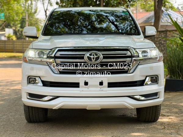 2017 Toyota  Land Cruiser 200