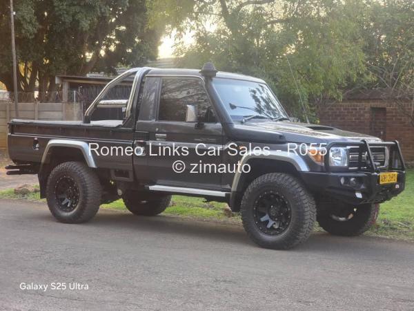 2019 Toyota  Land Cruiser 79