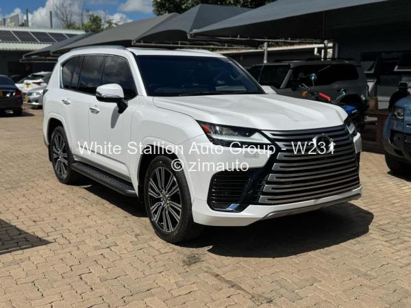 2022 - Lexus  LX 600