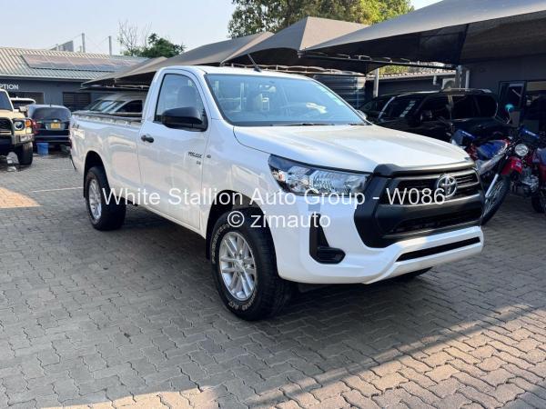 2022 - Toyota  Hilux