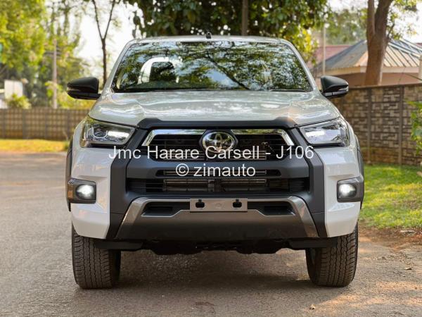 2024 Toyota  HILUX REVO