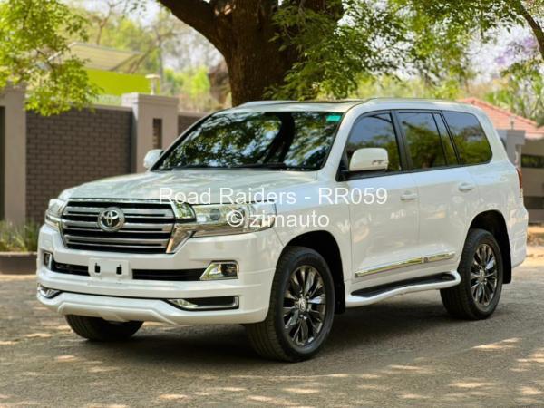 2017 Toyota  Land Cruiser 200