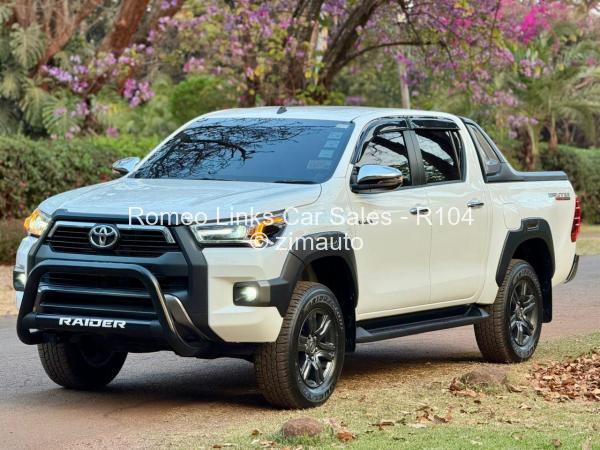 2025 Toyota  HILUX REVO