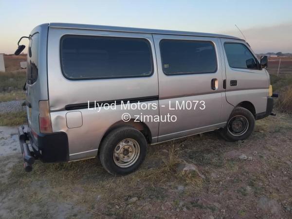 2004 - Nissan  Caravan