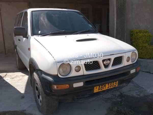 2000 - Nissan  Terrano