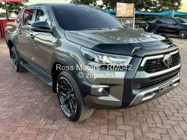 2020 - Toyota  Hilux