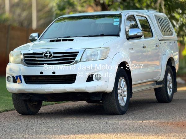 2014 - Toyota  Hilux