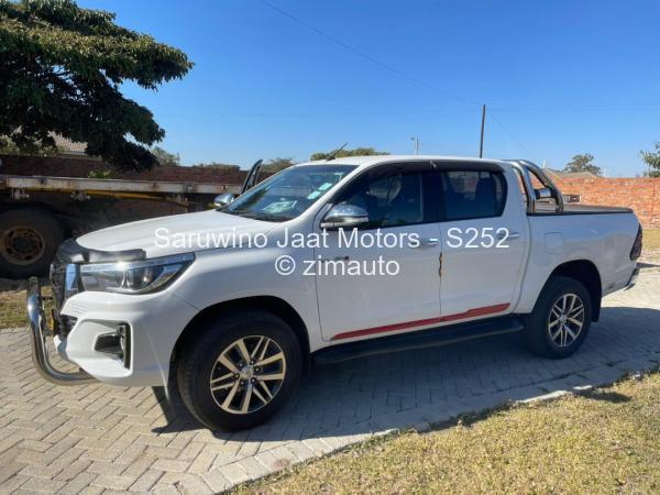 2016 - Toyota  Hilux