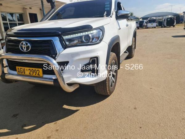 2018 - Toyota  Hilux