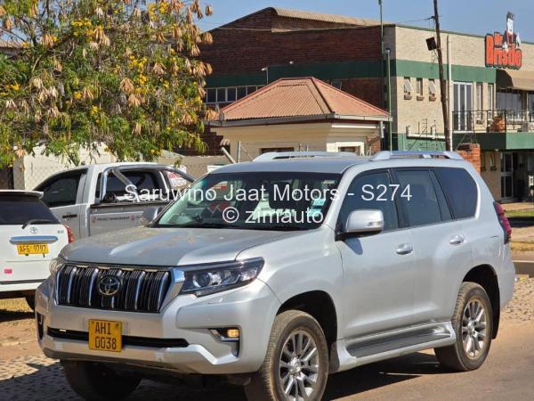 2018 - Toyota  Landcruiser 300 VX