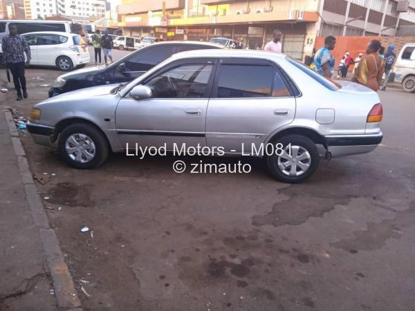 2000 Toyota  Corolla