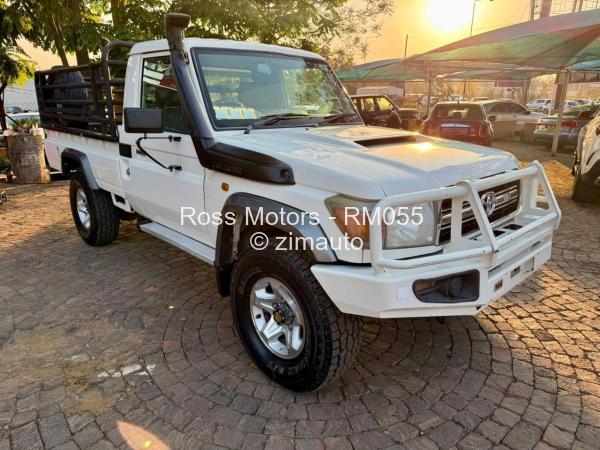 2012 Toyota  Land Cruiser 79