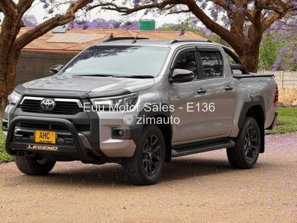 2022 - Toyota  Hilux