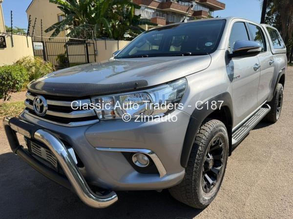 2017 - Toyota  Hilux