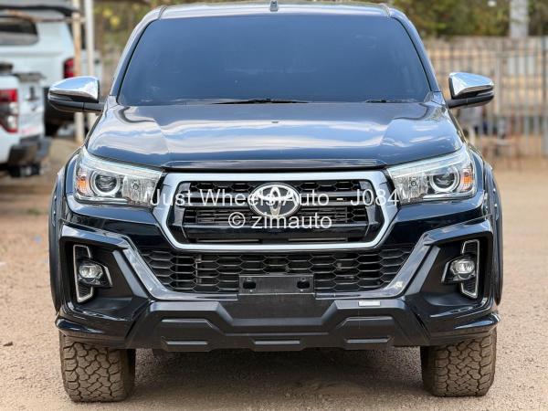 2018 Toyota  HILUX REVO