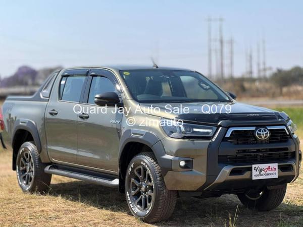 2025 - Toyota  Hilux