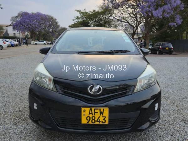 2014 Toyota  Vitz
